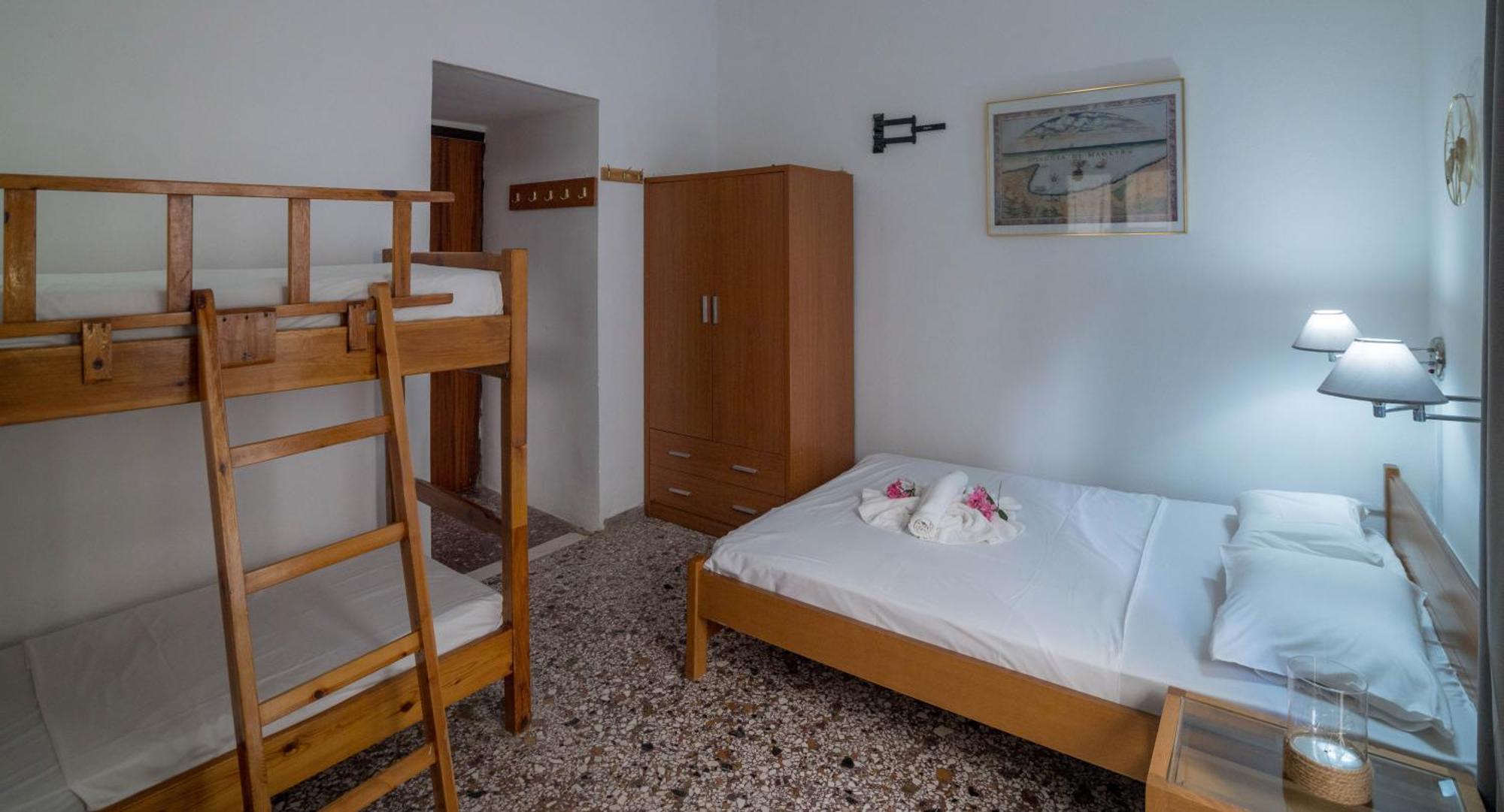 Minoa Sea Rooms Tsoútsouros Habitación foto