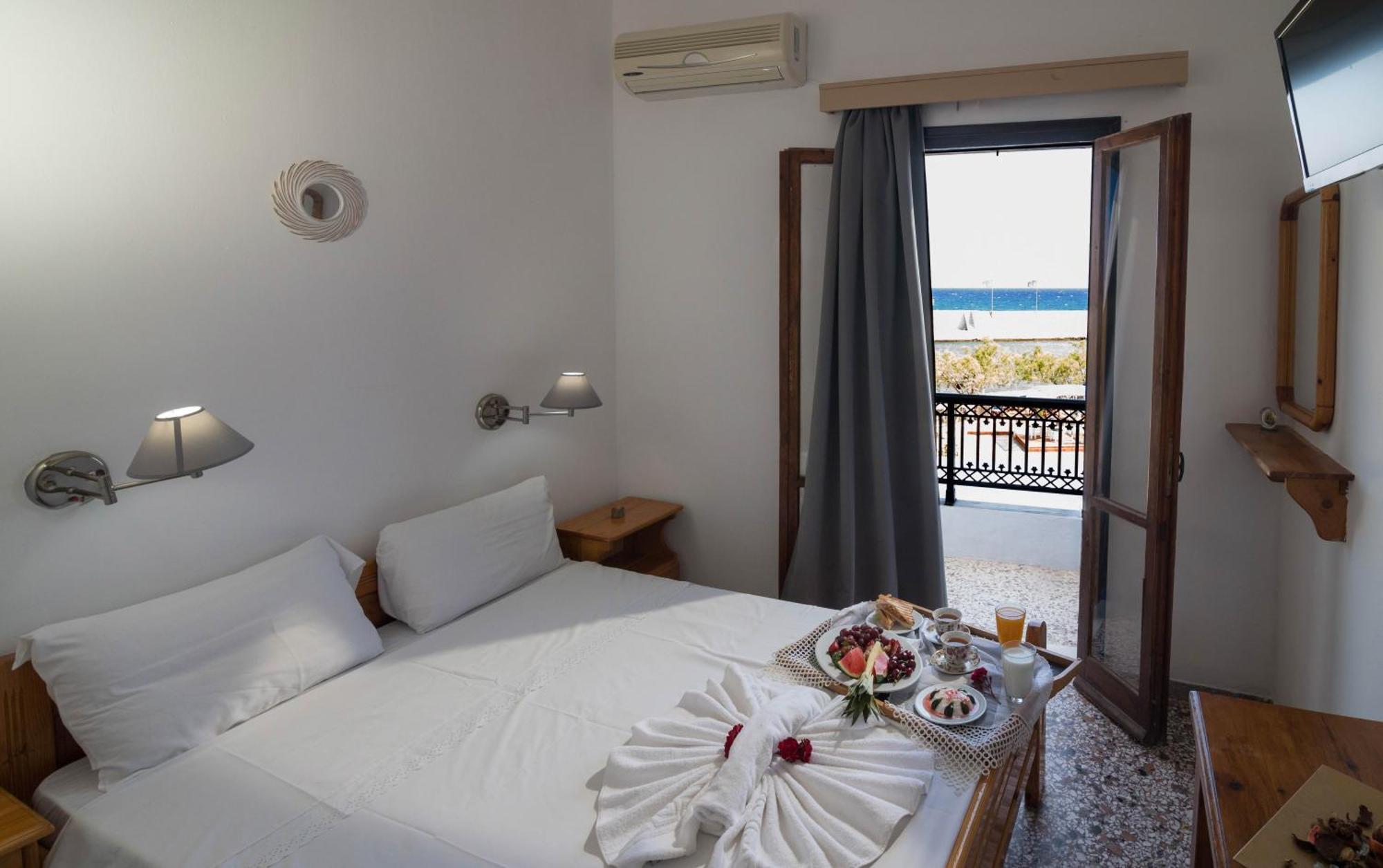 Minoa Sea Rooms Tsoútsouros Habitación foto